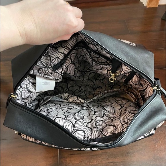 Petunia Pickle Bottom Boxy diaper bag - Picture 4 of 7